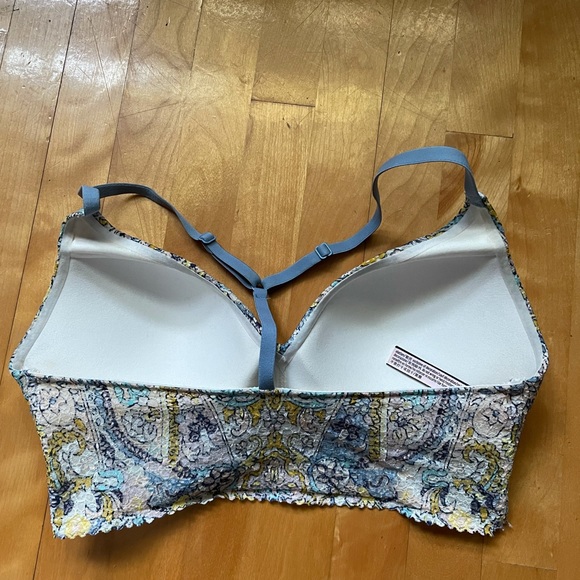 Victoria’s Secret racer back, lace push-up bra - Picture 3 of 3